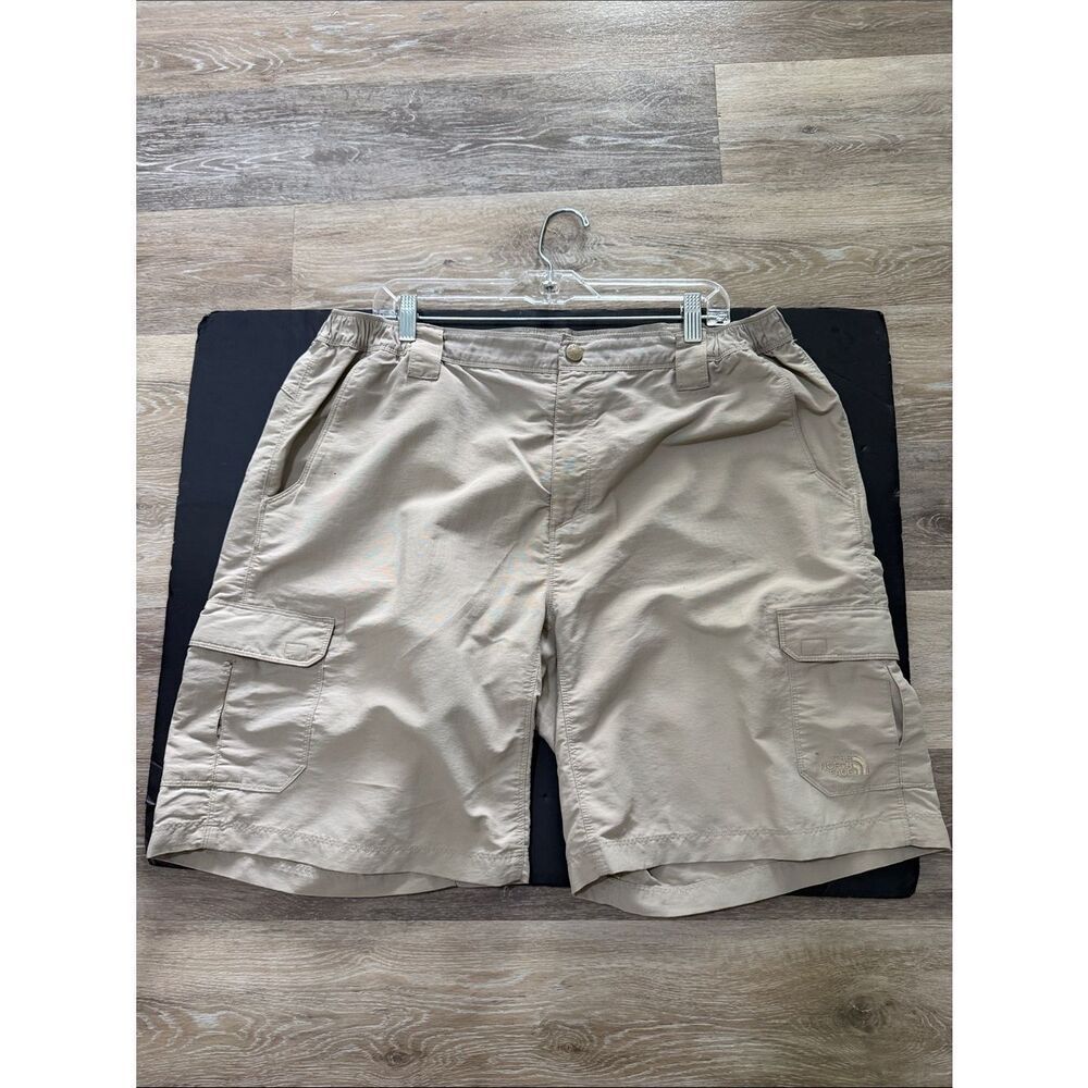 The North Face Men's Khaki Cargo Shorts Size XL